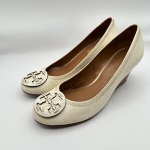 Torch Burch Sally Wedge Heels Womens Size 9M Beige Bleach‎ Leather Logo Pumps